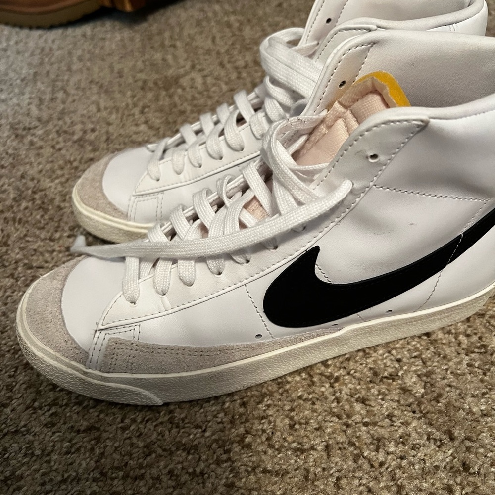 Nike Blazer Mid '77 "White/Black/Sail" Women's Shoe
